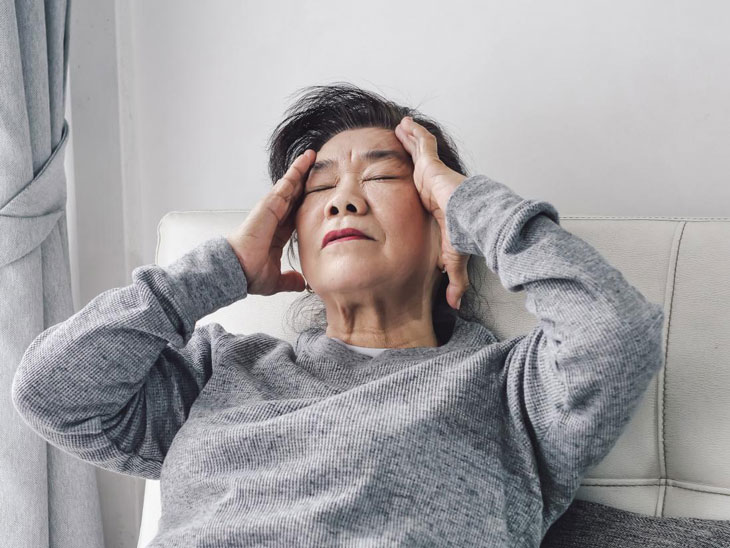 Đang ngủ bỗng chuột rút co cứng bắp chân
